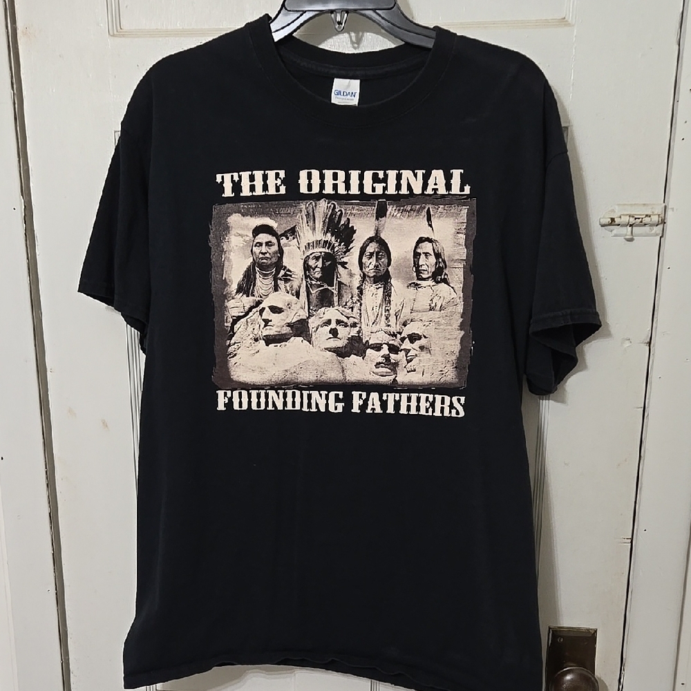 Gildan Black T-Shirt with Founding Fathers Graphic